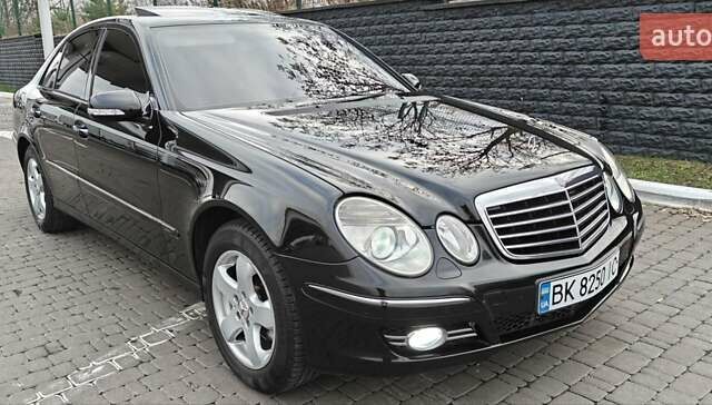 Черный Мерседес Е-Класс, объемом двигателя 2.2 л и пробегом 325 тыс. км за 9900 $, фото 69 на Automoto.ua