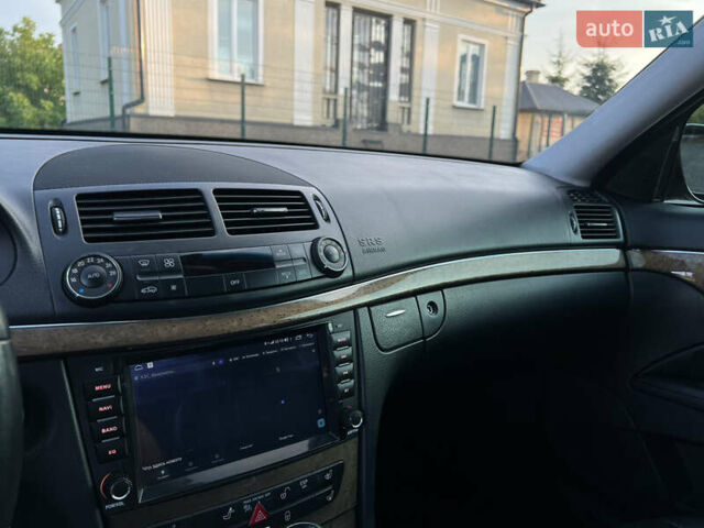 Чорний Мерседес Е-Клас, об'ємом двигуна 3 л та пробігом 380 тис. км за 10999 $, фото 73 на Automoto.ua