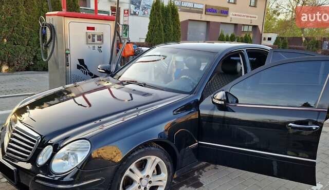 Черный Мерседес Е-Класс, объемом двигателя 2 л и пробегом 270 тыс. км за 8100 $, фото 10 на Automoto.ua