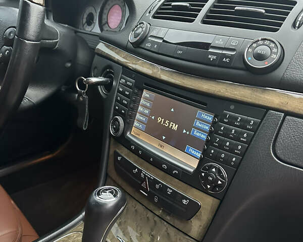 Черный Мерседес Е-Класс, объемом двигателя 2.15 л и пробегом 260 тыс. км за 11777 $, фото 34 на Automoto.ua