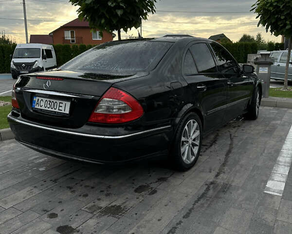 Черный Мерседес Е-Класс, объемом двигателя 3 л и пробегом 341 тыс. км за 9700 $, фото 1 на Automoto.ua