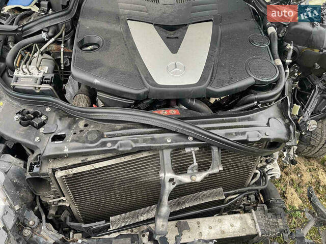 Чорний Мерседес Е-Клас, об'ємом двигуна 2.99 л та пробігом 374 тис. км за 4700 $, фото 11 на Automoto.ua