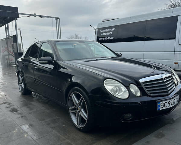 Черный Мерседес Е-Класс, объемом двигателя 2.2 л и пробегом 330 тыс. км за 7000 $, фото 4 на Automoto.ua