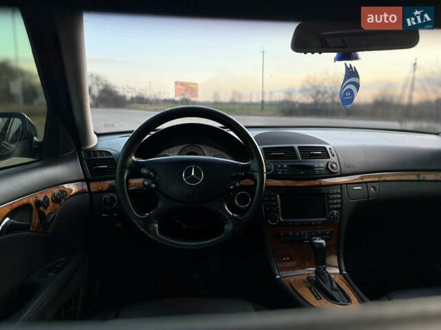 Чорний Мерседес Е-Клас, об'ємом двигуна 3.5 л та пробігом 216 тис. км за 8500 $, фото 25 на Automoto.ua