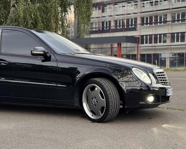 Черный Мерседес Е-Класс, объемом двигателя 2.2 л и пробегом 400 тыс. км за 10500 $, фото 3 на Automoto.ua