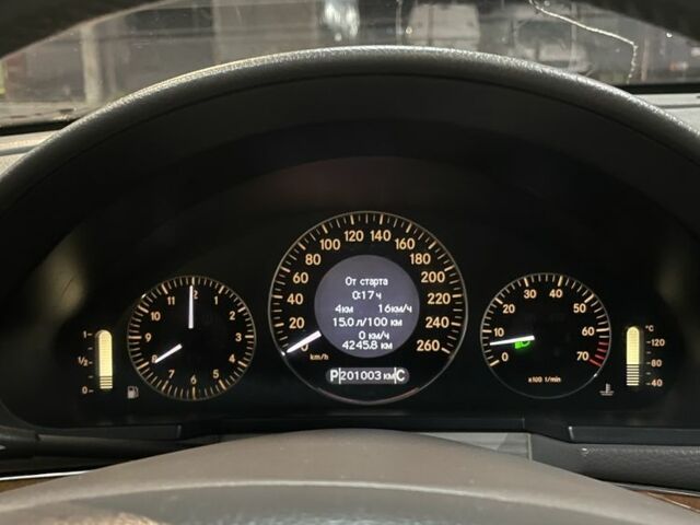 Черный Мерседес Е-Класс, объемом двигателя 3 л и пробегом 201 тыс. км за 7999 $, фото 10 на Automoto.ua