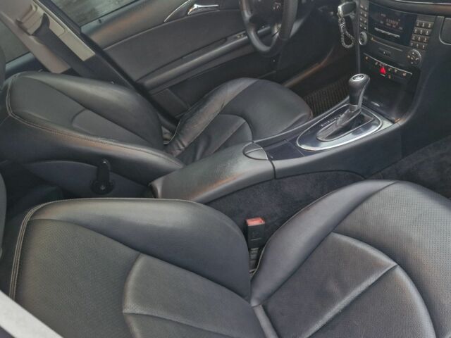 Черный Мерседес Е-Класс, объемом двигателя 1.8 л и пробегом 218 тыс. км за 7700 $, фото 6 на Automoto.ua