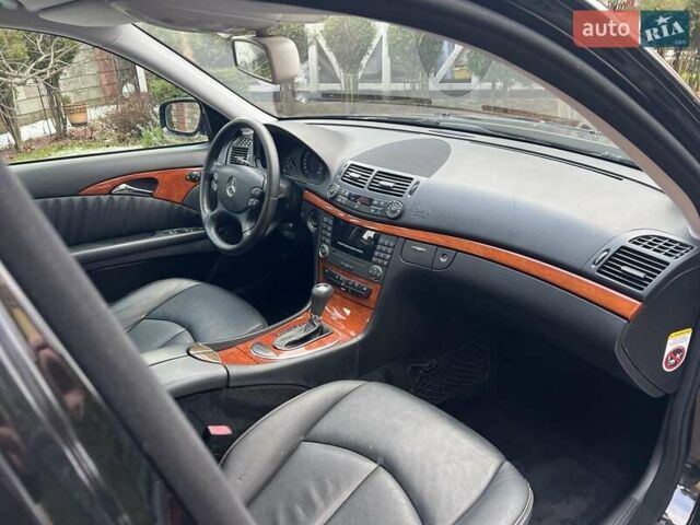 Чорний Мерседес Е-Клас, об'ємом двигуна 0 л та пробігом 228 тис. км за 12499 $, фото 16 на Automoto.ua