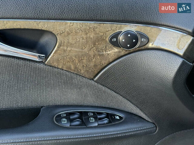 Черный Мерседес Е-Класс, объемом двигателя 2.5 л и пробегом 250 тыс. км за 6450 $, фото 19 на Automoto.ua