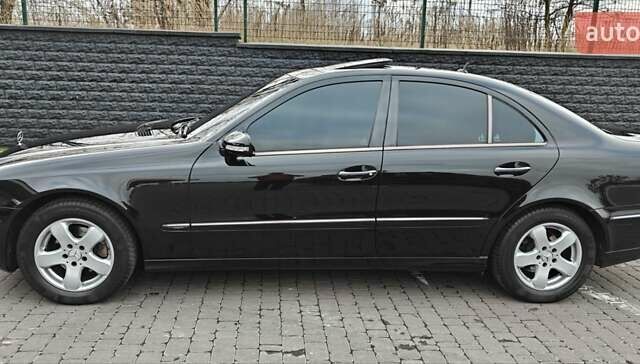 Черный Мерседес Е-Класс, объемом двигателя 2.2 л и пробегом 325 тыс. км за 9900 $, фото 5 на Automoto.ua