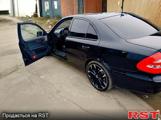 Черный Мерседес Е-Класс, объемом двигателя 1.8 л и пробегом 270 тыс. км за 8400 $, фото 2 на Automoto.ua