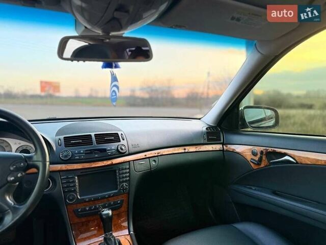 Черный Мерседес Е-Класс, объемом двигателя 3.5 л и пробегом 236 тыс. км за 10000 $, фото 13 на Automoto.ua