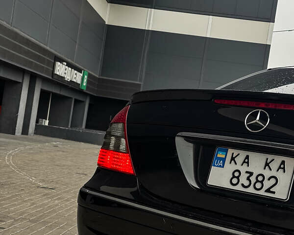 Черный Мерседес Е-Класс, объемом двигателя 3 л и пробегом 384 тыс. км за 9500 $, фото 11 на Automoto.ua