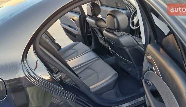 Черный Мерседес Е-Класс, объемом двигателя 2 л и пробегом 270 тыс. км за 8100 $, фото 2 на Automoto.ua