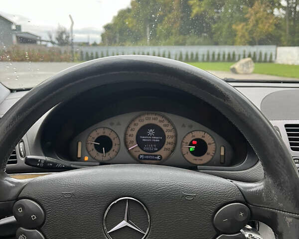 Черный Мерседес Е-Класс, объемом двигателя 2.99 л и пробегом 348 тыс. км за 7600 $, фото 8 на Automoto.ua