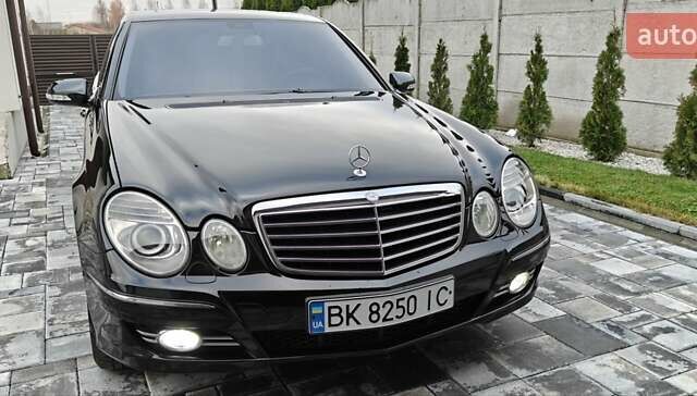 Черный Мерседес Е-Класс, объемом двигателя 2.2 л и пробегом 325 тыс. км за 9900 $, фото 54 на Automoto.ua