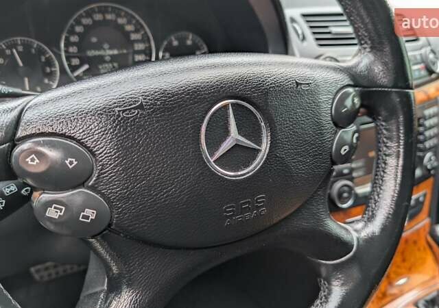 Черный Мерседес Е-Класс, объемом двигателя 2.15 л и пробегом 350 тыс. км за 8900 $, фото 40 на Automoto.ua