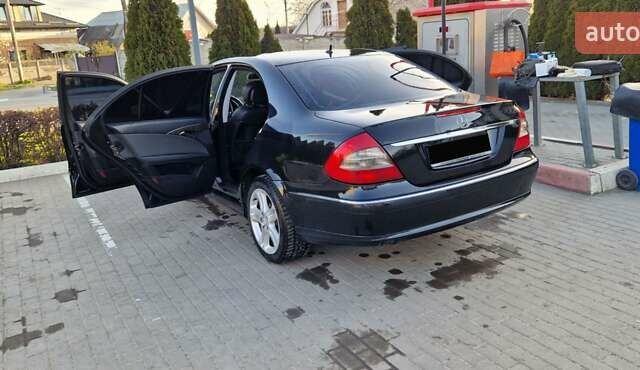 Черный Мерседес Е-Класс, объемом двигателя 2 л и пробегом 270 тыс. км за 8100 $, фото 7 на Automoto.ua