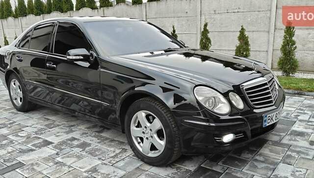 Черный Мерседес Е-Класс, объемом двигателя 2.2 л и пробегом 325 тыс. км за 9900 $, фото 53 на Automoto.ua