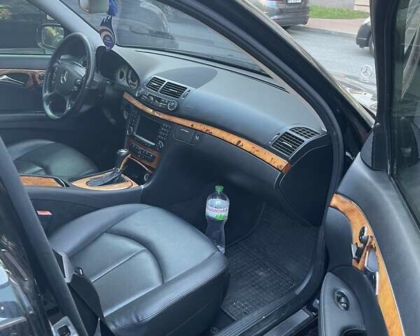 Черный Мерседес Е-Класс, объемом двигателя 3.5 л и пробегом 216 тыс. км за 7600 $, фото 9 на Automoto.ua