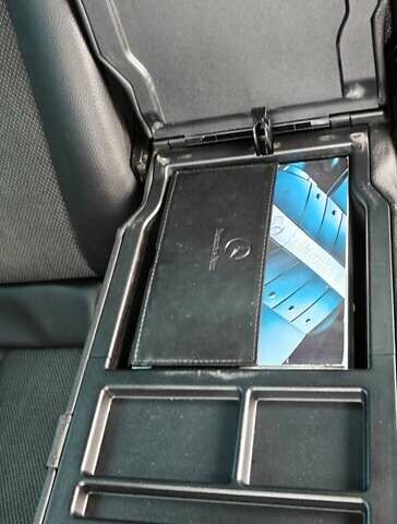 Черный Мерседес Е-Класс, объемом двигателя 2.2 л и пробегом 325 тыс. км за 9900 $, фото 31 на Automoto.ua