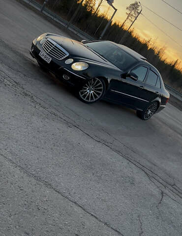 Чорний Мерседес Е-Клас, об'ємом двигуна 3 л та пробігом 370 тис. км за 5527 $, фото 7 на Automoto.ua