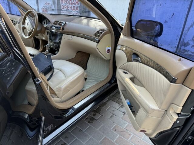 Черный Мерседес Е-Класс, объемом двигателя 3 л и пробегом 270 тыс. км за 7350 $, фото 6 на Automoto.ua