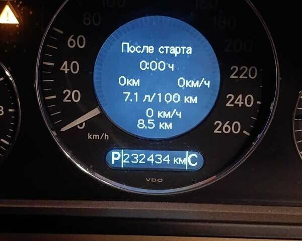 Чорний Мерседес Е-Клас, об'ємом двигуна 3 л та пробігом 233 тис. км за 4303 $, фото 2 на Automoto.ua