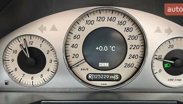 Черный Мерседес Е-Класс, объемом двигателя 2.2 л и пробегом 325 тыс. км за 9900 $, фото 30 на Automoto.ua