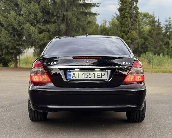 Черный Мерседес Е-Класс, объемом двигателя 2.2 л и пробегом 400 тыс. км за 10500 $, фото 6 на Automoto.ua