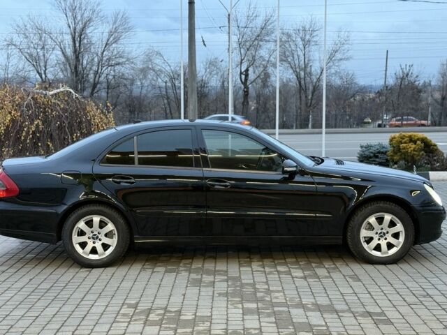 Черный Мерседес Е-Класс, объемом двигателя 2 л и пробегом 245 тыс. км за 7500 $, фото 3 на Automoto.ua