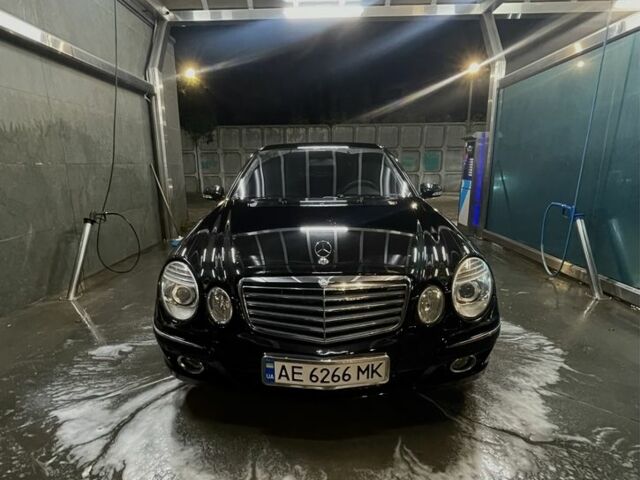 Черный Мерседес Е-Класс, объемом двигателя 3 л и пробегом 201 тыс. км за 7999 $, фото 2 на Automoto.ua