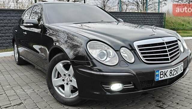 Черный Мерседес Е-Класс, объемом двигателя 2.2 л и пробегом 325 тыс. км за 9900 $, фото 63 на Automoto.ua