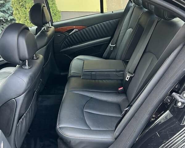 Чорний Мерседес Е-Клас, об'ємом двигуна 0 л та пробігом 228 тис. км за 12499 $, фото 19 на Automoto.ua