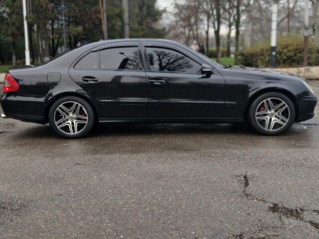 Черный Мерседес Е-Класс, объемом двигателя 1.8 л и пробегом 218 тыс. км за 7700 $, фото 2 на Automoto.ua