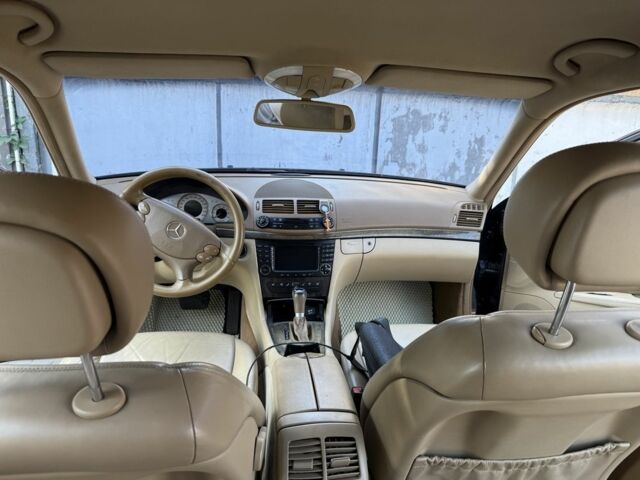 Черный Мерседес Е-Класс, объемом двигателя 3 л и пробегом 270 тыс. км за 7350 $, фото 4 на Automoto.ua