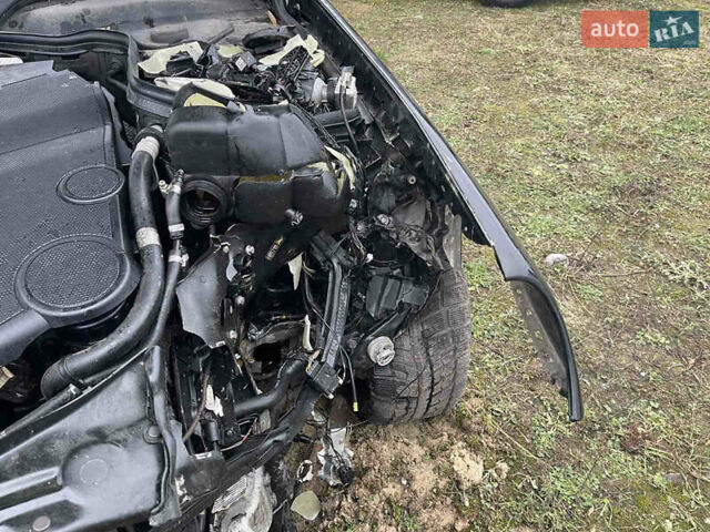 Чорний Мерседес Е-Клас, об'ємом двигуна 2.99 л та пробігом 374 тис. км за 4700 $, фото 26 на Automoto.ua