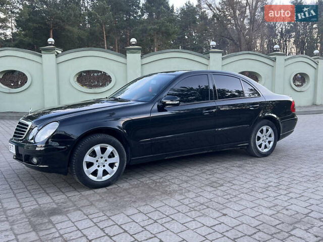 Черный Мерседес Е-Класс, объемом двигателя 2.2 л и пробегом 317 тыс. км за 6700 $, фото 8 на Automoto.ua
