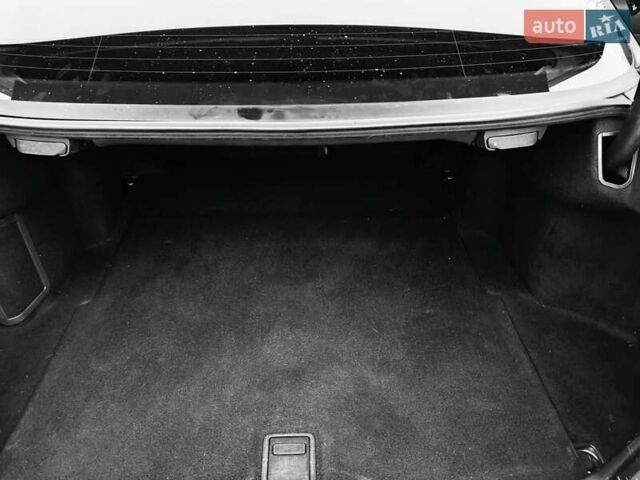 Черный Мерседес Е-Класс, объемом двигателя 1.8 л и пробегом 270 тыс. км за 8650 $, фото 7 на Automoto.ua