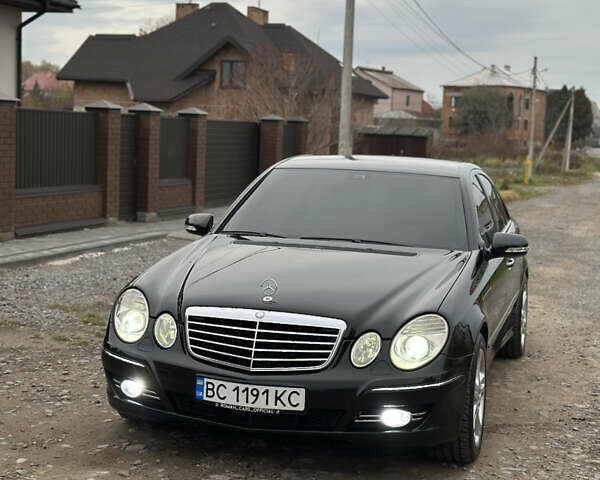 Черный Мерседес Е-Класс, объемом двигателя 2.15 л и пробегом 260 тыс. км за 11777 $, фото 2 на Automoto.ua