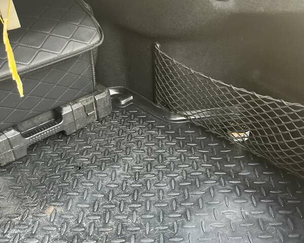 Мерседес Е-Клас 2007 у Одесі на Automoto.ua Чорний Мерседес Е-Клас, об'ємом двигуна 1.8 л та пробігом 273 тис. км за 9200 $, фото 16 на Automoto.ua