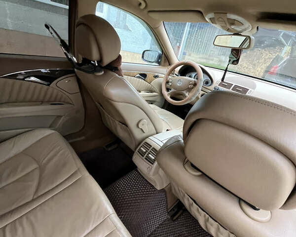 Черный Мерседес Е-Класс, объемом двигателя 2.15 л и пробегом 300 тыс. км за 7800 $, фото 6 на Automoto.ua