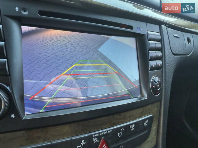 Черный Мерседес Е-Класс, объемом двигателя 2.5 л и пробегом 250 тыс. км за 6450 $, фото 29 на Automoto.ua