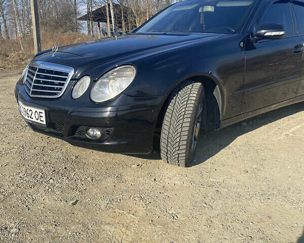 Чорний Мерседес Е-Клас, об'ємом двигуна 2.1 л та пробігом 315 тис. км за 9000 $, фото 1 на Automoto.ua