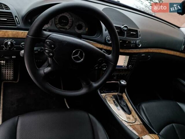 Черный Мерседес Е-Класс, объемом двигателя 2.99 л и пробегом 333 тыс. км за 11599 $, фото 29 на Automoto.ua