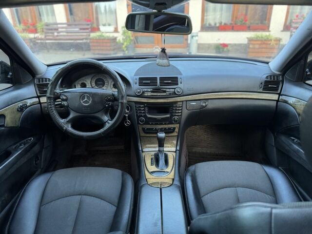 Черный Мерседес Е-Класс, объемом двигателя 2.1 л и пробегом 380 тыс. км за 6700 $, фото 12 на Automoto.ua