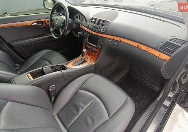 Чорний Мерседес Е-Клас, об'ємом двигуна 3.5 л та пробігом 238 тис. км за 7800 $, фото 18 на Automoto.ua