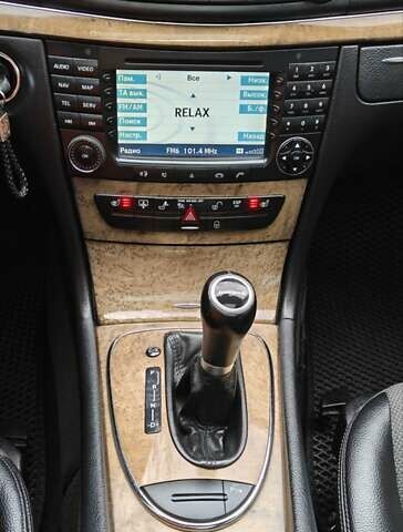 Черный Мерседес Е-Класс, объемом двигателя 2.2 л и пробегом 325 тыс. км за 9900 $, фото 34 на Automoto.ua