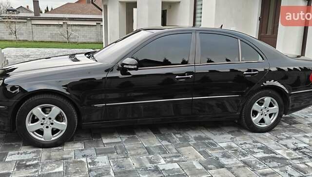 Черный Мерседес Е-Класс, объемом двигателя 2.2 л и пробегом 325 тыс. км за 9900 $, фото 55 на Automoto.ua