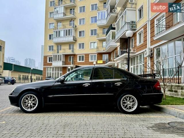 Черный Мерседес Е-Класс, объемом двигателя 2.1 л и пробегом 221 тыс. км за 7800 $, фото 5 на Automoto.ua